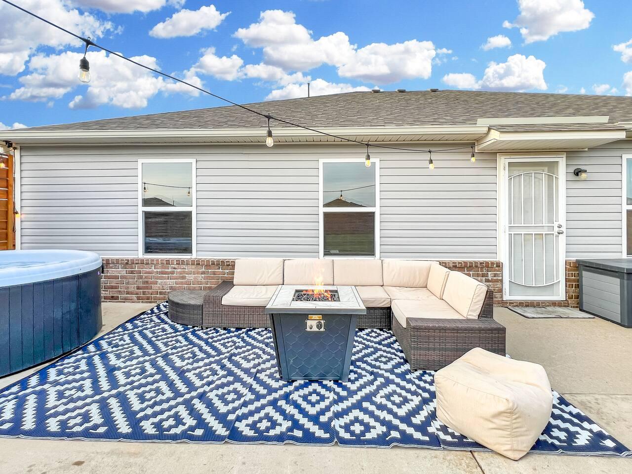 Patio - Large outdoor sectional and gas fire pit